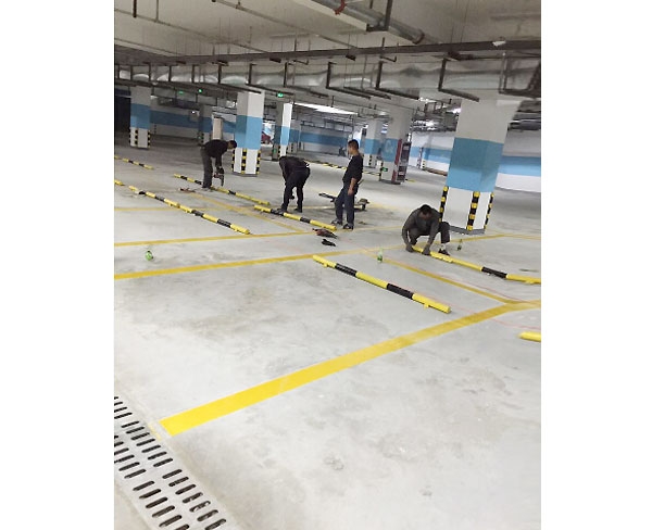 车位定轮器